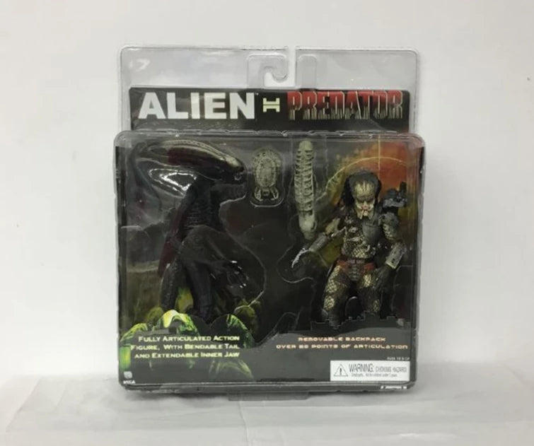 NECA 2pcs/set Alien Vs Predator PVC Collection Figure Toys 21cm